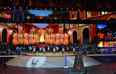 İlham Əliyev və birinci xanım Mehriban Əliyeva Gəncədə keçirilən III MDB Oyunlarının təntənəli açılış mərasimini izləyiblər