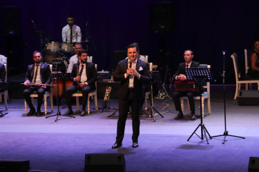 Gəncədə Xalq artisti, professor Mobil Əhmədovun xatirəsinə həsr olunmuş “Ustadın yolu ilə” adlı konsert proqramı keçirilib