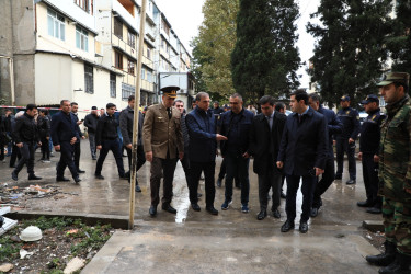 Niyazi Bayramov hadisə yerinə gələrək partlayış baş verən binadakı vəziyyətlə yerində tanış olub