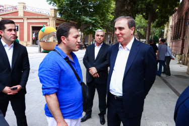 Niyazi Bayramov şəhərin bir sıra park və istirahət məkanlarına baxış keçirib