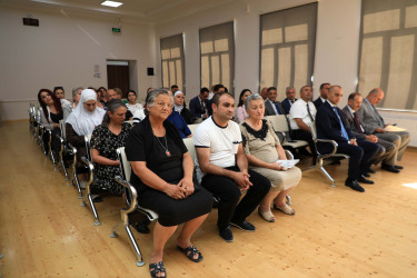 Niyazi Bayramov sakinlərin müraciətlərini dinləyib