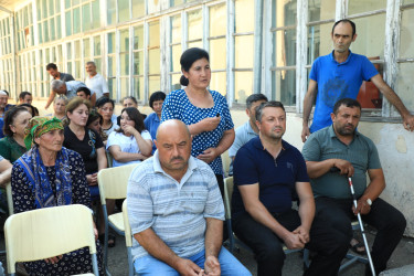 Niyazi Bayramov Hacıkənd qəsəbəsinin sakinləri ilə görüşüb