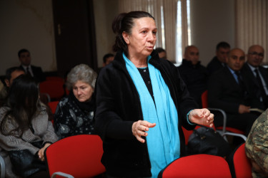 Niyazi Bayramov 1 nömrəli tam orta məktəbdə vətəndaşlarla görüşüb