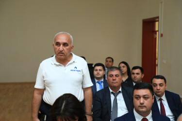 Niyazi Bayramov 31 nömrəli tam orta məktəbdə sakinlərlə görüşüb