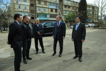Niyazi Bayramov Gəncədə güclü külək nəticəsində zərər görmüş binalara baxış keçirib və müvafiq tapşırıqlar verib