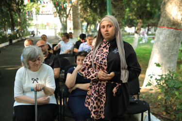 Gəncə Şəhər İcra Hakimiyyətinin başçısı Niyazi Bayramov növbəti dəfə sakinlərlə səyyar görüş keçirib