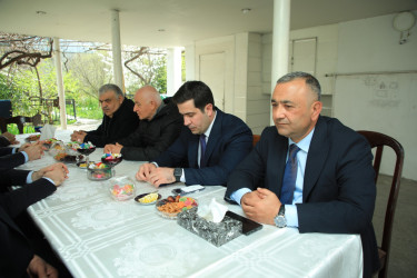 Niyazi Bayramov mərhum Rəfat Cuvarlinskinin ailəsini ziyarət edib