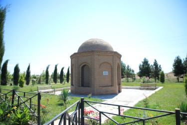 Comərd Qəssab türbəsinin ətrafında abadlıq işləri görülüb