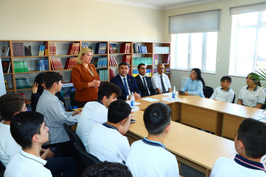 Milli Məclisin deputatı Müşfiq Cəfərov Uşaq Səfirlər Məclisinin Gəncə şəhəri üzrə fəalları ilə görüşüb