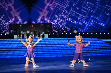 İlham Əliyev və birinci xanım Mehriban Əliyeva Gəncədə keçirilən III MDB Oyunlarının təntənəli açılış mərasimini izləyiblər