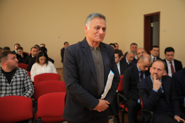 Niyazi Bayramov 30 nömrəli tam orta məktəbdə vətəndaş qəbulu keçirib