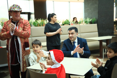 Niyazi Bayramov uşaq evinin sakinlərini bayram münasibətilə təbrik edib