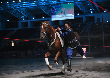 İlham Əliyev və birinci xanım Mehriban Əliyeva Gəncədə keçirilən III MDB Oyunlarının təntənəli açılış mərasimini izləyiblər