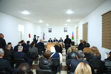 Niyazi Bayramov 26 nömrəli məktəb-lisey kompleksində sakinlərlə görüşüb