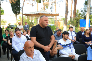 Gəncə Şəhər İcra Hakimiyyətinin başçısı Niyazi Bayramov şəhər sakinləri ilə növbəti səyyar görüş keçirib