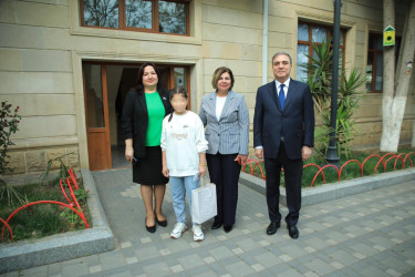 Niyazi Bayramov uşaq evinin sakinini ad günü münasibətilə təbrik edib
