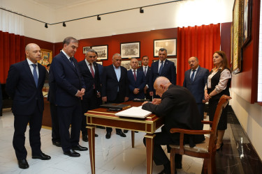 Azərbaycan Respublikası Vəkillər Kollegiyasının rəhbərliyi Mir Cəlal Paşayevin Gəncədə yerləşən ev muzeyini ziyarət ediblər