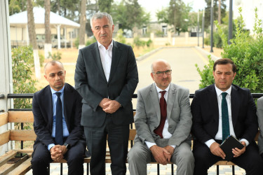 Gəncə Şəhər İcra Hakimiyyətinin başçısı Niyazi Bayramov şəhər sakinləri ilə növbəti dəfə səyyar görüş keçirib