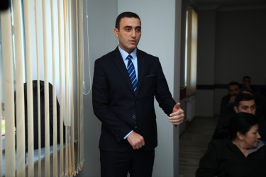 Niyazi Bayramov Gəncə Peşə Hazırlığı Mərkəzində vətəndaşlarla görüşüb