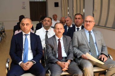 Niyazi Bayramov sakinlərin müraciətlərini dinləyib