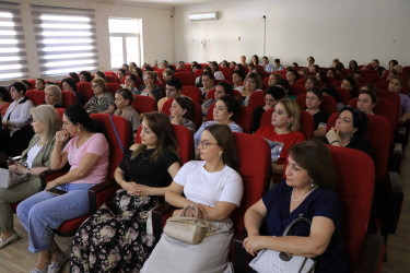 Gəncədə erkən yaşda hamiləlik və ev doğuşlarının qarşısının alınması ilə bağlı maarifləndirici tədbir keçirilib
