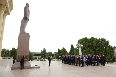 Niyazi Bayramov Aparatın əməkdaşlarını peşə bayramı münasibətilə təbrik edib