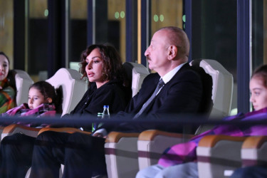 İlham Əliyev və birinci xanım Mehriban Əliyeva Gəncədə keçirilən III MDB Oyunlarının təntənəli açılış mərasimini izləyiblər