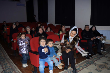 Gəncə Dövlət Kukla Teatrı Yeni il tamaşası ilə uşaqları sevindirib