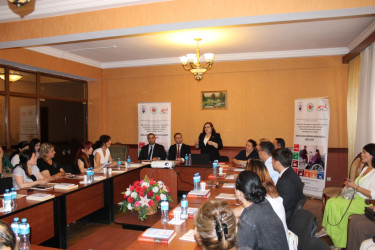 Gəncədə “Əlilliyi olan şəxslərlə peşəkar etik davranış qaydaları” mövzusunda təlim keçirilib