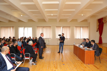Niyazi Bayramov 14 nömrəli tam orta məktəbdə vətəndaşlarla görüşüb