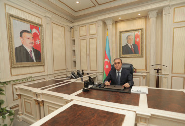 Azərbaycan dili milli kimliyimizin, mədəniyyətimizin və dövlətçiliyimizin əsas sütunlarından biridir