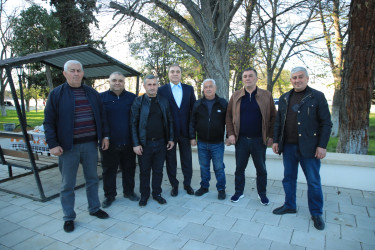 Niyazi Bayramov Nizami parkına baxış keçirib, sakinlərlə səmimi söhbət edib