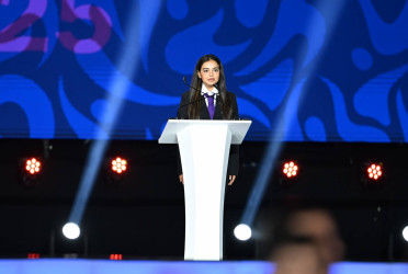 İlham Əliyev və birinci xanım Mehriban Əliyeva Gəncədə keçirilən III MDB Oyunlarının təntənəli açılış mərasimini izləyiblər