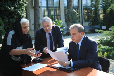 Niyazi Bayramov növbəti dəfə vətəndaşlarla görüşüb