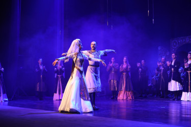 Gəncədə “Erisioni” Gürcüstan Dövlət Akademik Mahnı və Rəqs Ansamblının konsert proqramı keçirilib