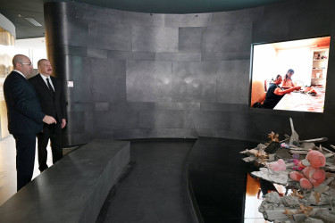 İlham Əliyev Gəncə Memorial Kompleksinin açılışında iştirak edib