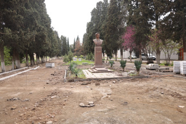 Niyazi Bayramov “ABAD məhəllə” layihəsi çərçivəsində aparılan işlərlə növbəti dəfə yerində tanış olub