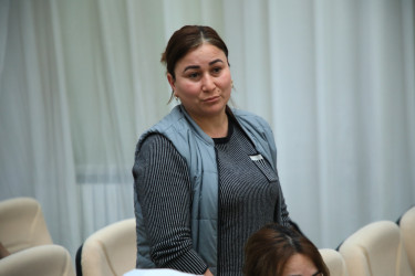 Niyazi Bayramov 18 nömrəli tam orta məktəbdə vətəndaşlarla görüşüb