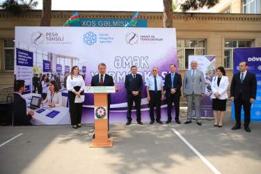 Gəncədə ixtisaslaşdırılmış əmək yarmarkası keçirilib