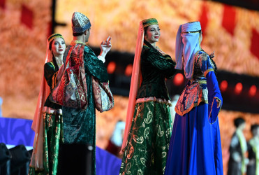 İlham Əliyev və birinci xanım Mehriban Əliyeva Gəncədə keçirilən III MDB Oyunlarının təntənəli açılış mərasimini izləyiblər