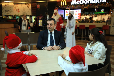 Niyazi Bayramov uşaq evinin sakinlərini bayram münasibətilə təbrik edib