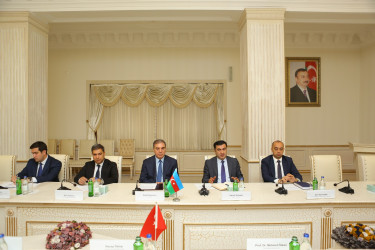 Niyazi Bayramov Türkiyə Maarif Vəqfinin nümayəndə heyəti ilə görüşüb