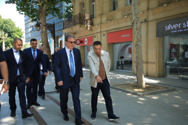 Niyazi Bayramov şəhərdə aparılan abadlıq işlərinə mütəmadi baxış keçirir