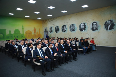 Niyazi Bayramov 37 nömrəli tam orta məktəbdə vətəndaşlarla qəbul keçirib