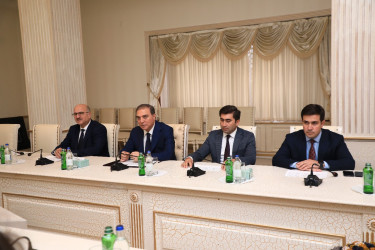 Gəncədə yüksək bal toplayan məzunlarla görüş keçirilib