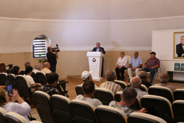Gəncədə “Şuşa təsviri sənətdə" kitabı təqdim edilib