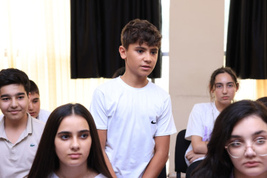 Gəncədə “Hüquqlarınla parla!” layihəsi çərçivəsində məktəblilərlə görüş keçirilib