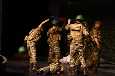 Gəncədə 26 İyun – Silahlı Qüvvələr Günü münasibətilə “Gülüstan” tamaşası nümayiş olunub