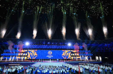 İlham Əliyev və birinci xanım Mehriban Əliyeva Gəncədə keçirilən III MDB Oyunlarının təntənəli açılış mərasimini izləyiblər