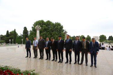 Niyazi Bayramov Aparatın əməkdaşlarını peşə bayramı münasibətilə təbrik edib